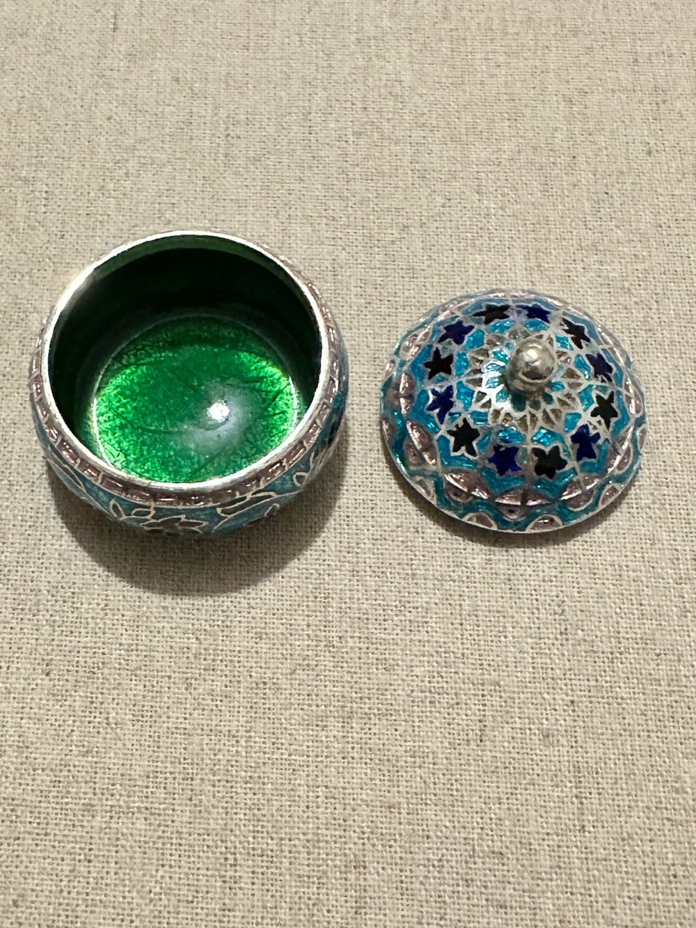 Vintage | Trinket Holder | Handcrafted Turquoise Floral Enamel Trinket Box - Picture 3 of 8